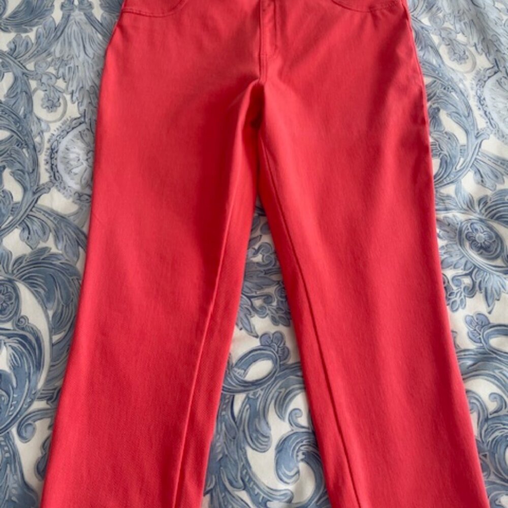 Time & Tru Cropped Pants - Coral Color